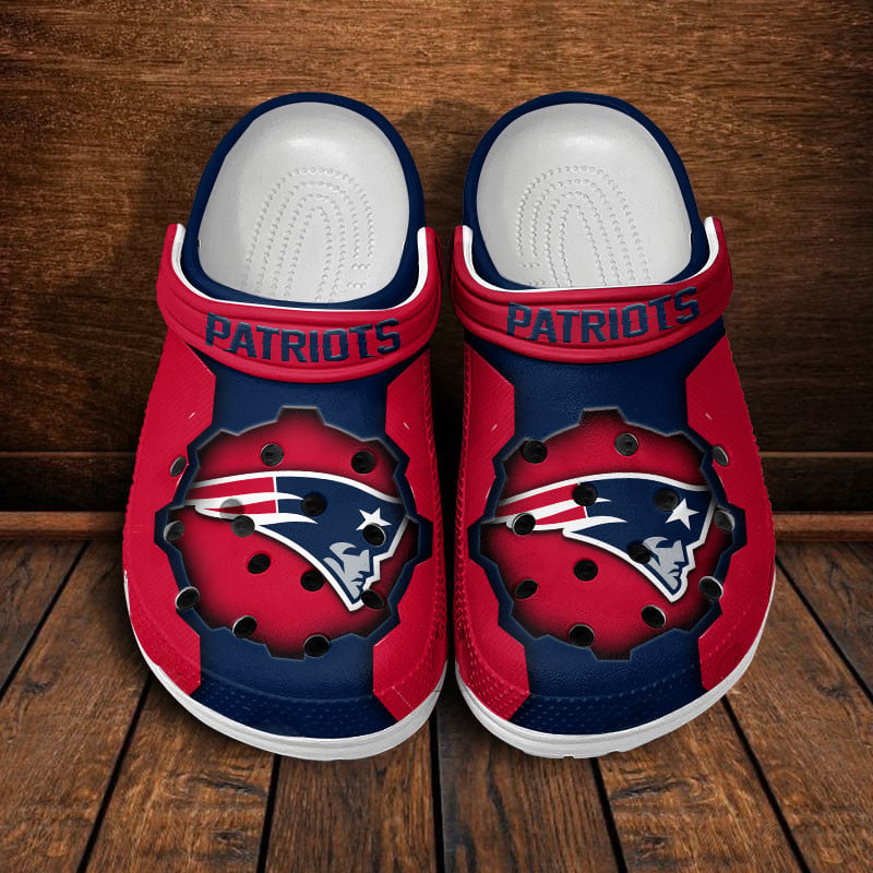 LIMITED EDITION - NEW CUSTOMIZED NFL27 NEP NEW ENGLAND PATRIOTS CLOGS