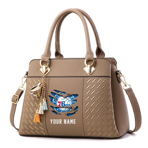 LIMITED EDITION - NEW CUSTOMIZED NBA26 P76 PHILADELPHIA 76ERS WOMEN'S HANDBAGS MULTICOLOR