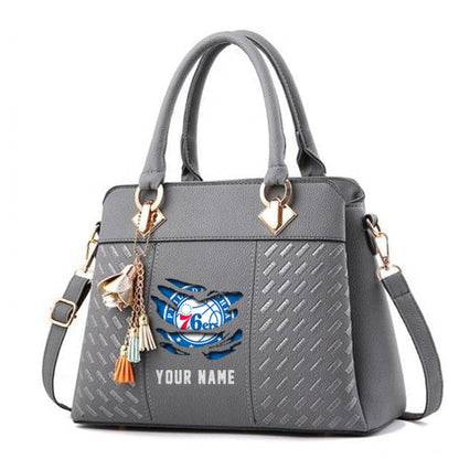 LIMITED EDITION - NEW CUSTOMIZED NBA26 P76 PHILADELPHIA 76ERS WOMEN'S HANDBAGS MULTICOLOR