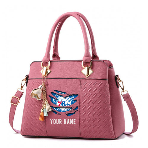 LIMITED EDITION - NEW CUSTOMIZED NBA26 P76 PHILADELPHIA 76ERS WOMEN'S HANDBAGS MULTICOLOR