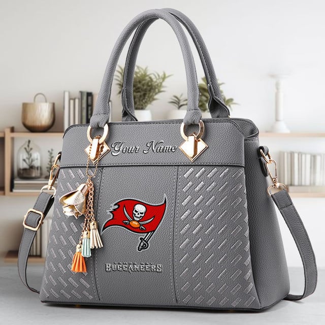LIMITED EDITION - NEW CUSTOMIZED NFL10 TBB TAMPA BAY BUCCANEERS LUXURY HANDBAG IN MULTIPLE COLORS