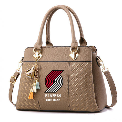 LIMITED EDITION - NEW CUSTOMIZED NBA22 PT PORTLAND TRAIL BLAZERS WOMEN'S HANDBAGS MULTICOLOR